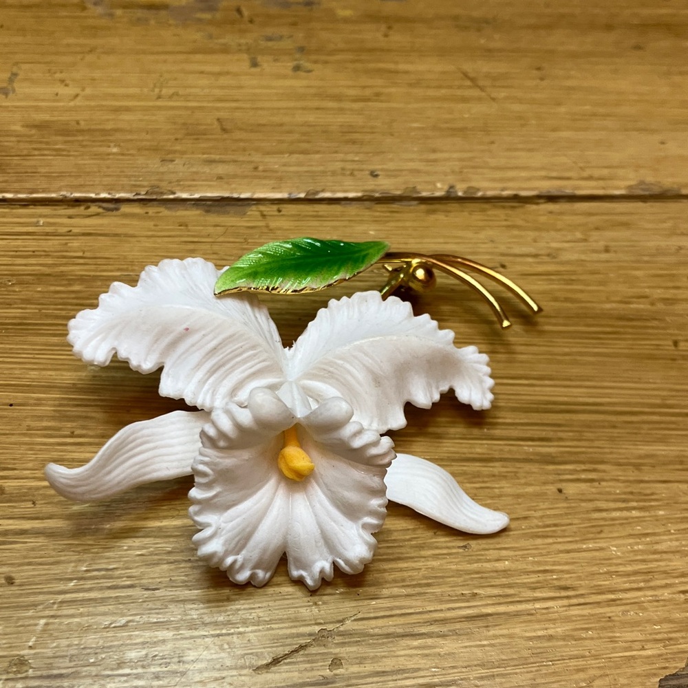 Elegant White Orchid Brooch with Gold Accents